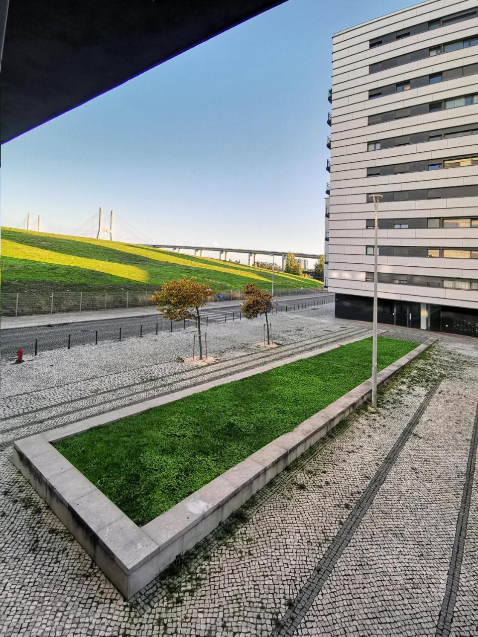Bridge View With Balcony Apartment Sacavém Екстериор снимка